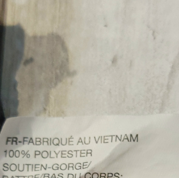 NIKE athletic race back tank top with built-in sports bra. - Picture 7 of 7